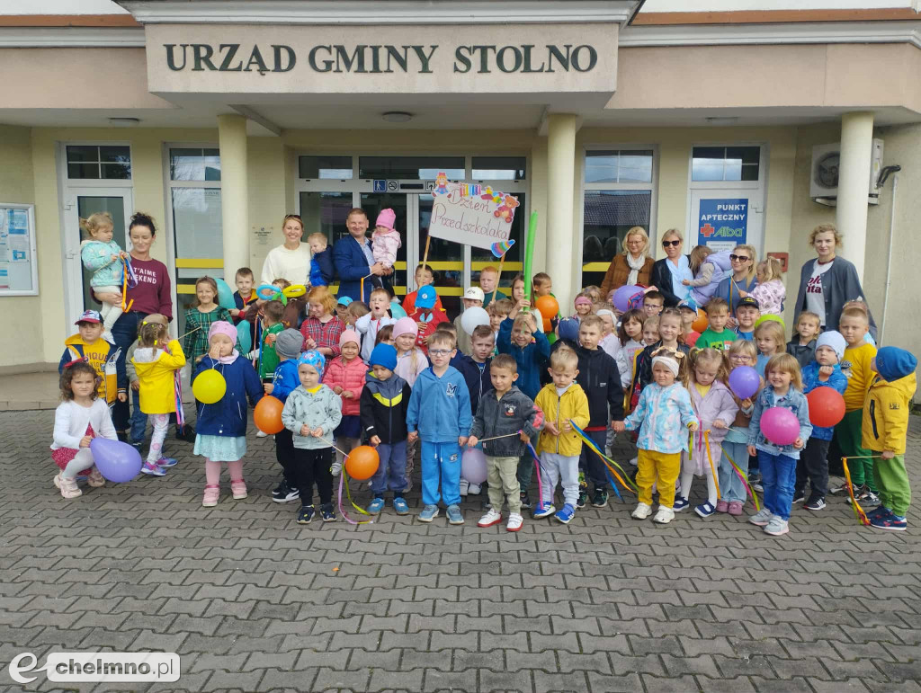 Przedszkolaki odwiedziły Urząd Gminy w Stolnie