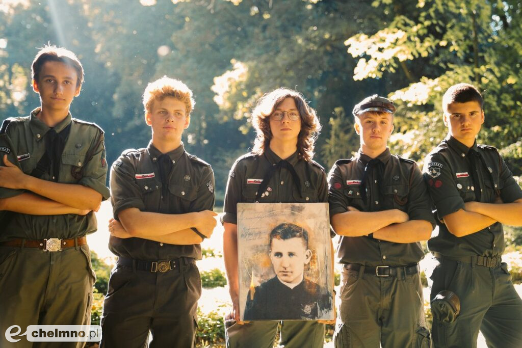 Pielgrzymka do Dachau księdzu Frelichowskiemu w hołdzie
