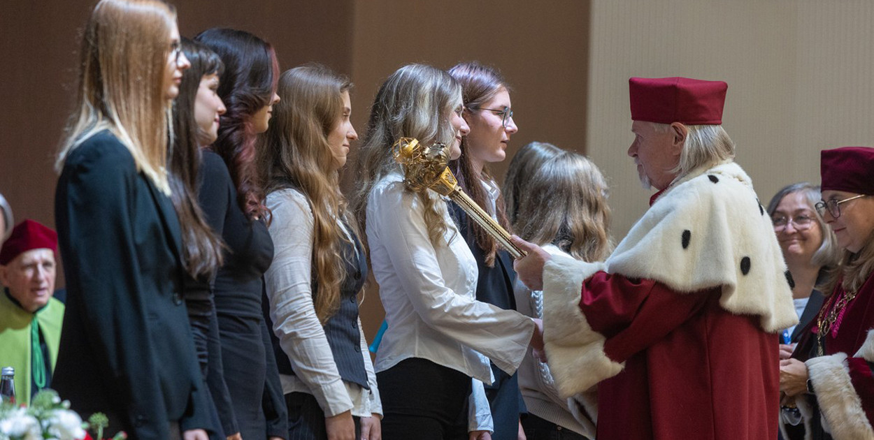 Vivat Academia, vivant Professores!