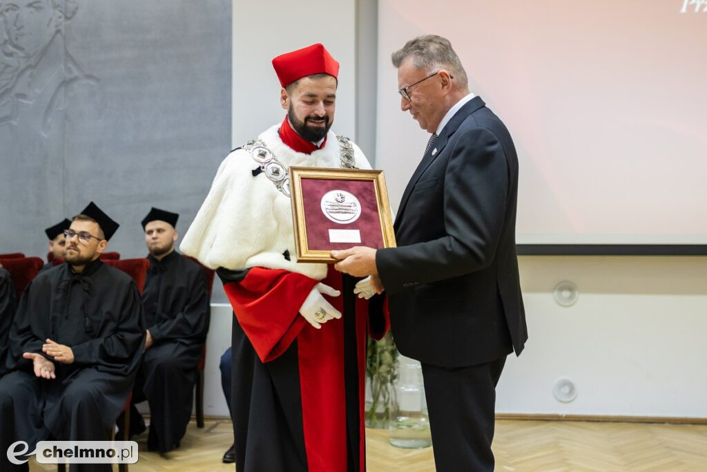 Vivat Academia, vivant Professores!