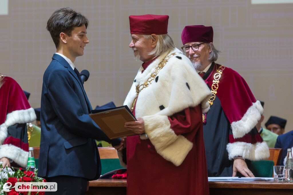Vivat Academia, vivant Professores!