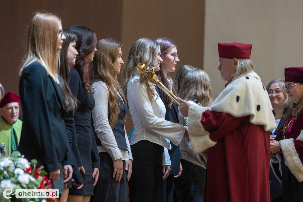 Vivat Academia, vivant Professores!