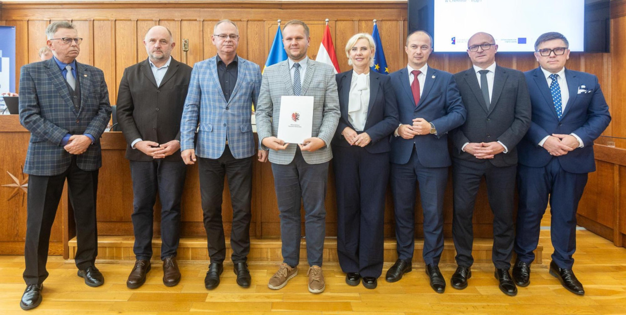 Nowe umowy FEdKP: ambulatoria, OSP, termomodernizacja, włączenie społeczne