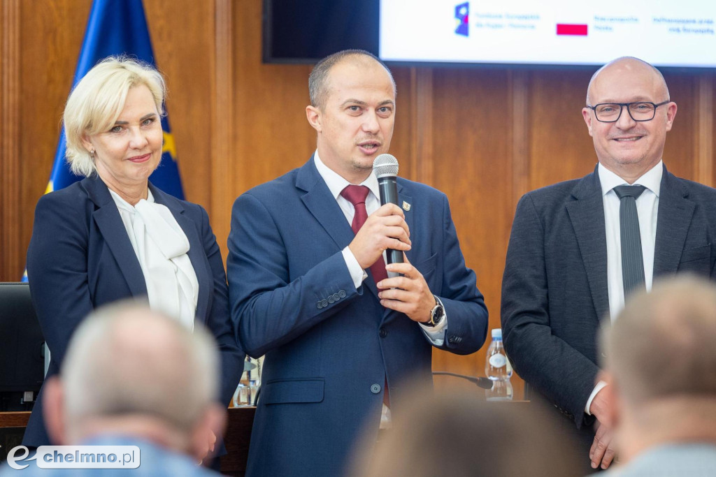 Nowe umowy FEdKP: ambulatoria, OSP, termomodernizacja, włączenie społeczne