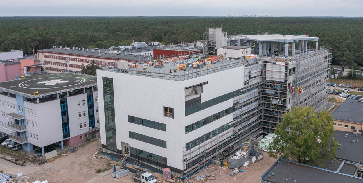 Szpital we Włocławku: deszcz środków, rozbudowa pełną parą