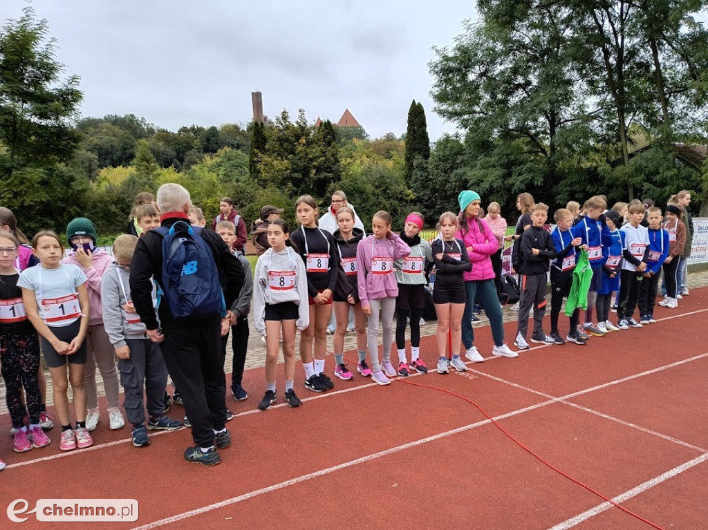 Rekordowa liczba uczestników. 156 uczniów biegło w...