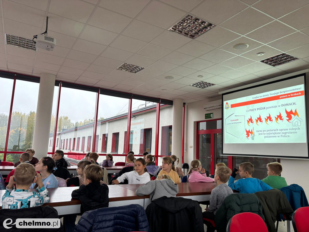 Strażaków odwiedziły dzieci z SP w Małych Łunawach