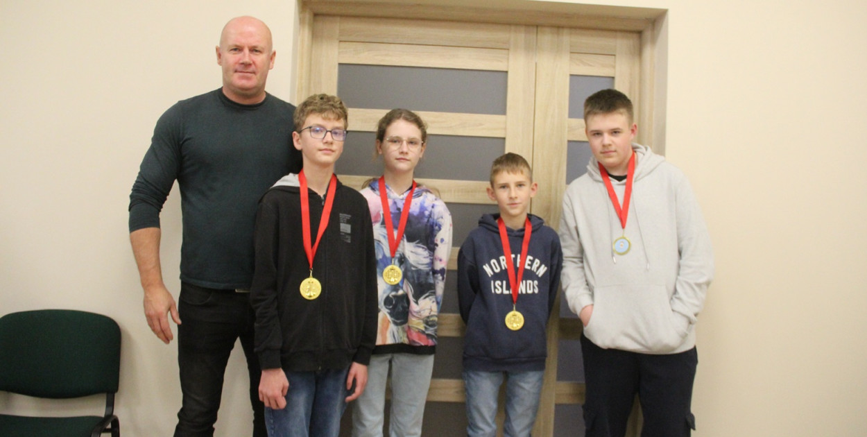 Drużyny “DWÓJKI” mistrzami Chełmna w Szachach