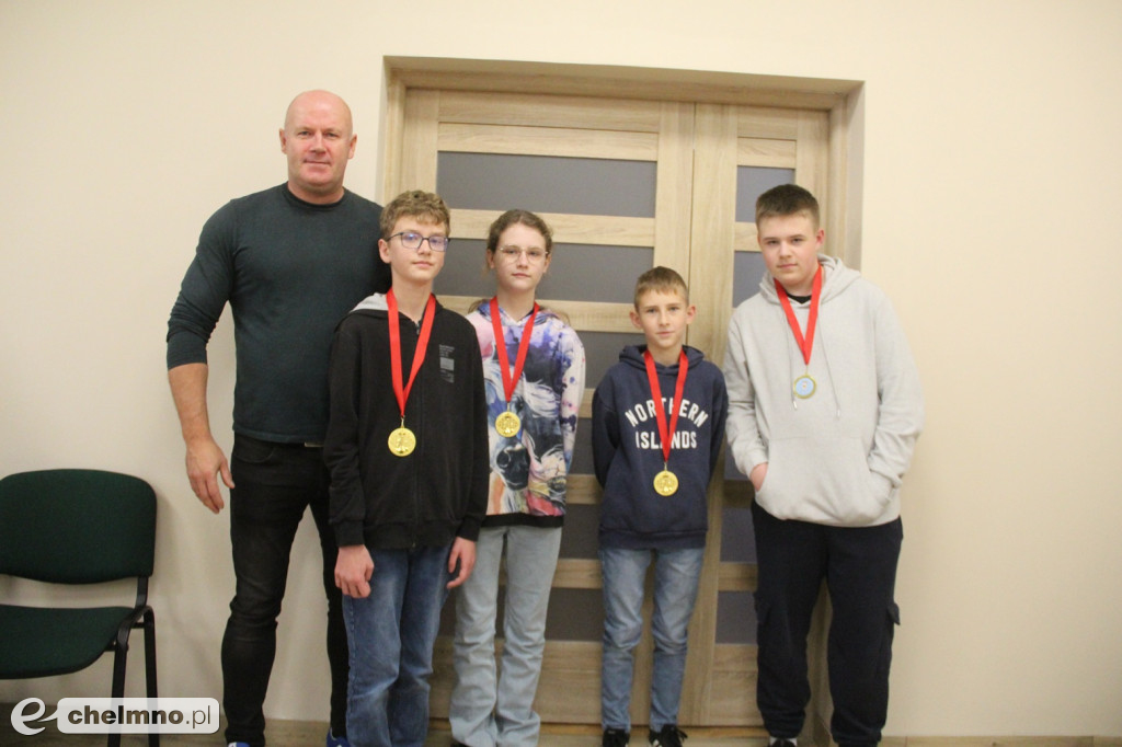 Drużyny “DWÓJKI” mistrzami Chełmna w Szachach