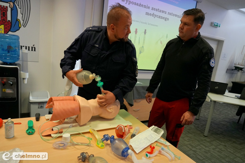 Ćwiczenia policjantów i ratowników wodnych