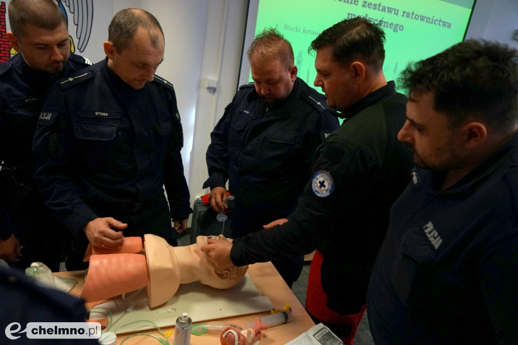 Ćwiczenia policjantów i ratowników wodnych