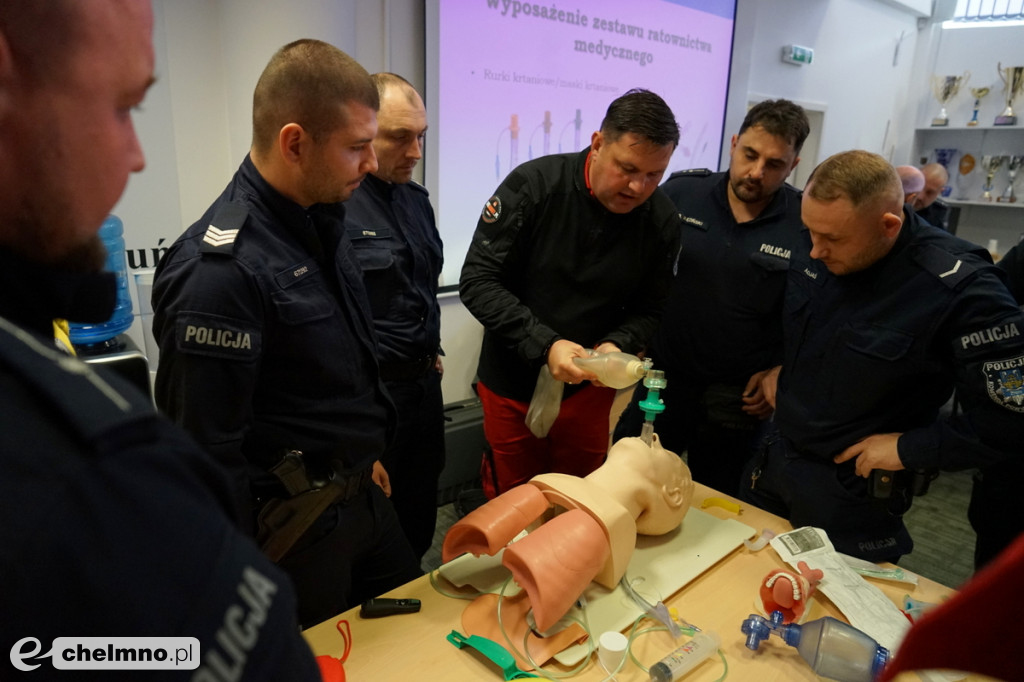 Ćwiczenia policjantów i ratowników wodnych