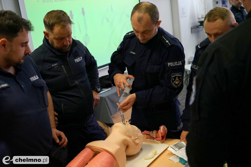 Ćwiczenia policjantów i ratowników wodnych