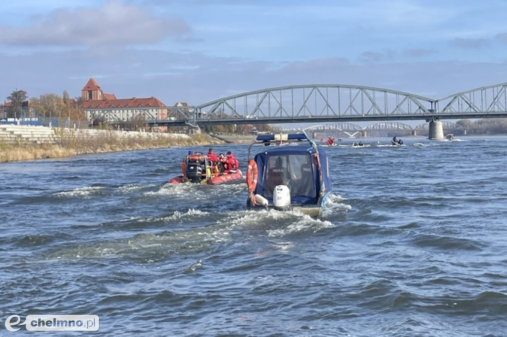 Ćwiczenia policjantów i ratowników wodnych