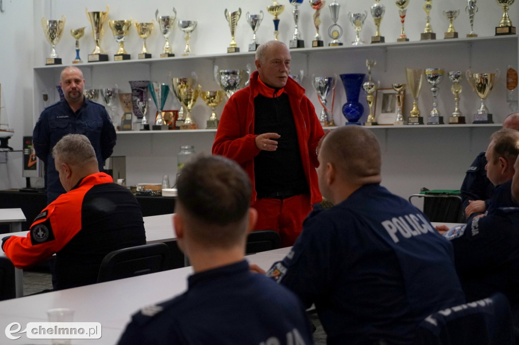 Ćwiczenia policjantów i ratowników wodnych