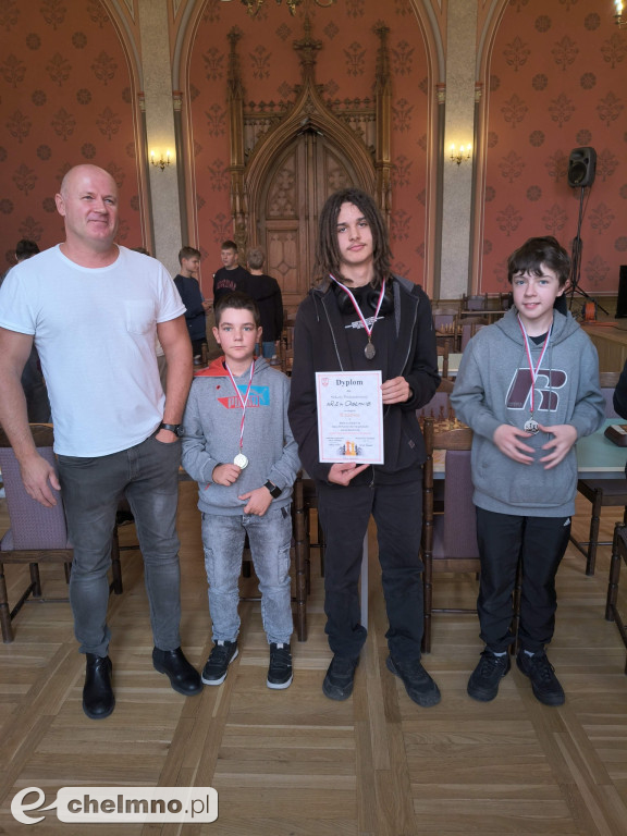 Młodzi grają w szachy! Gratulujemy wszystkim uczestnikom