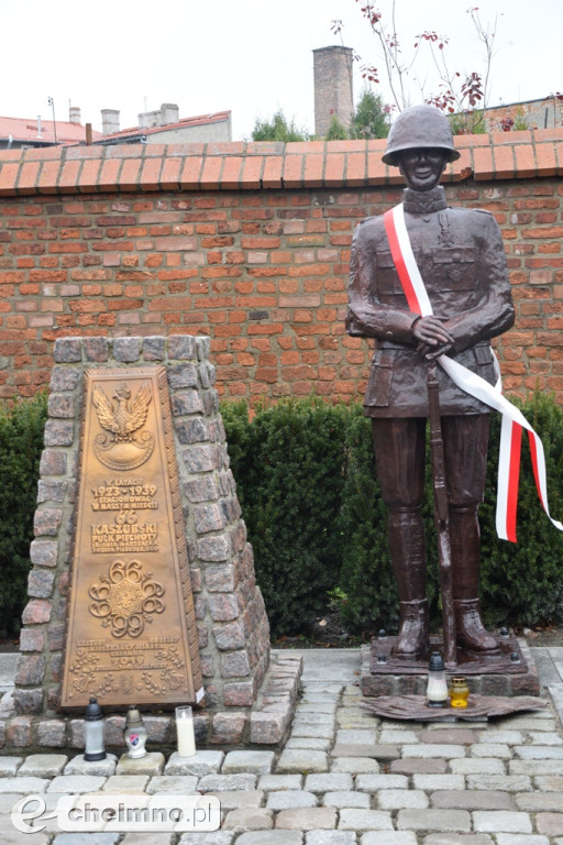 Uroczyste odsłonięcie pomnika 66. Kaszubskiego Pułku Piechoty