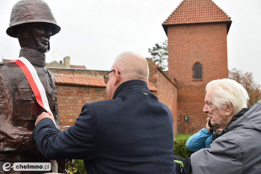 Uroczyste odsłonięcie pomnika 66. Kaszubskiego Pułku Piechoty