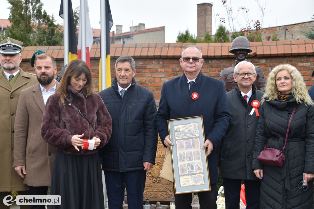 Uroczyste odsłonięcie pomnika 66. Kaszubskiego Pułku Piechoty