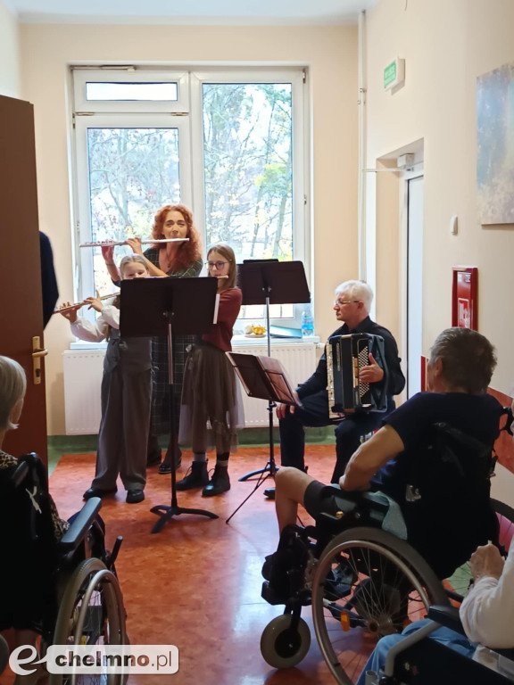 Patriotyczny koncert dla pacjentów ZOZ w Chełmnie