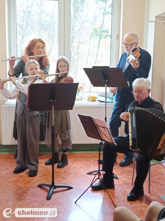 Patriotyczny koncert dla pacjentów ZOZ w Chełmnie