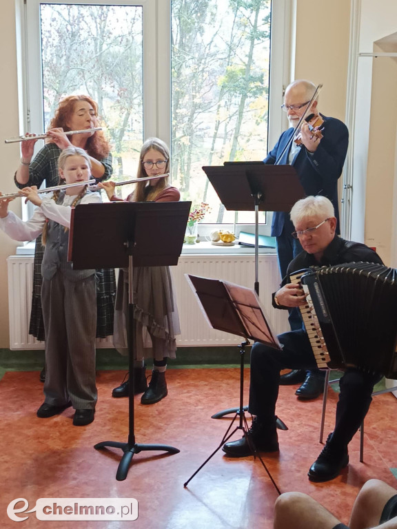 Patriotyczny koncert dla pacjentów ZOZ w Chełmnie