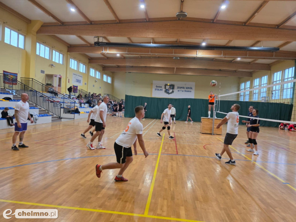 Mikołajkowy Charytatywny Turniej Piłki Siatkowej