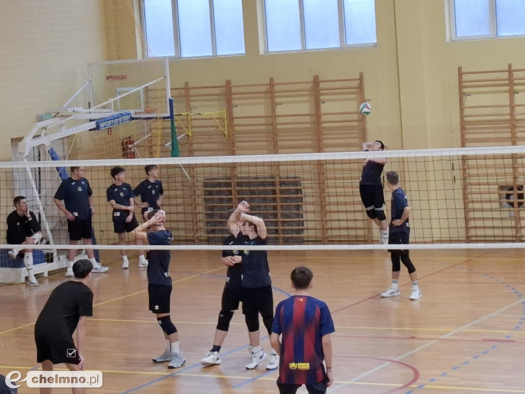 Mikołajkowy Charytatywny Turniej Piłki Siatkowej