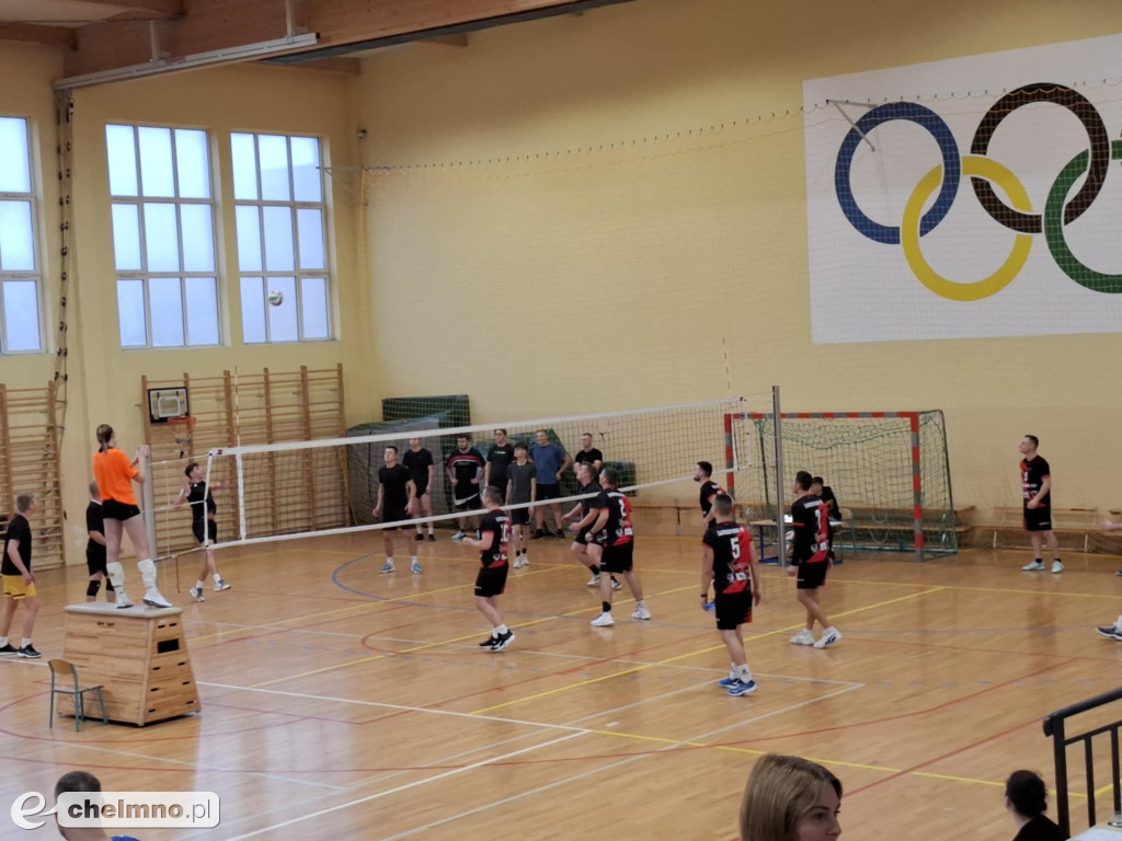 Mikołajkowy Charytatywny Turniej Piłki Siatkowej