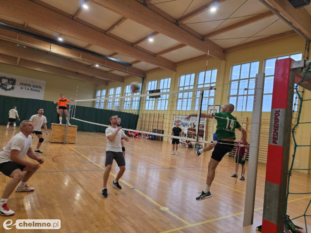 Mikołajkowy Charytatywny Turniej Piłki Siatkowej