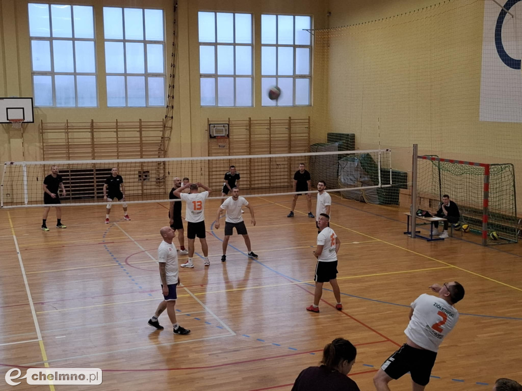 Mikołajkowy Charytatywny Turniej Piłki Siatkowej