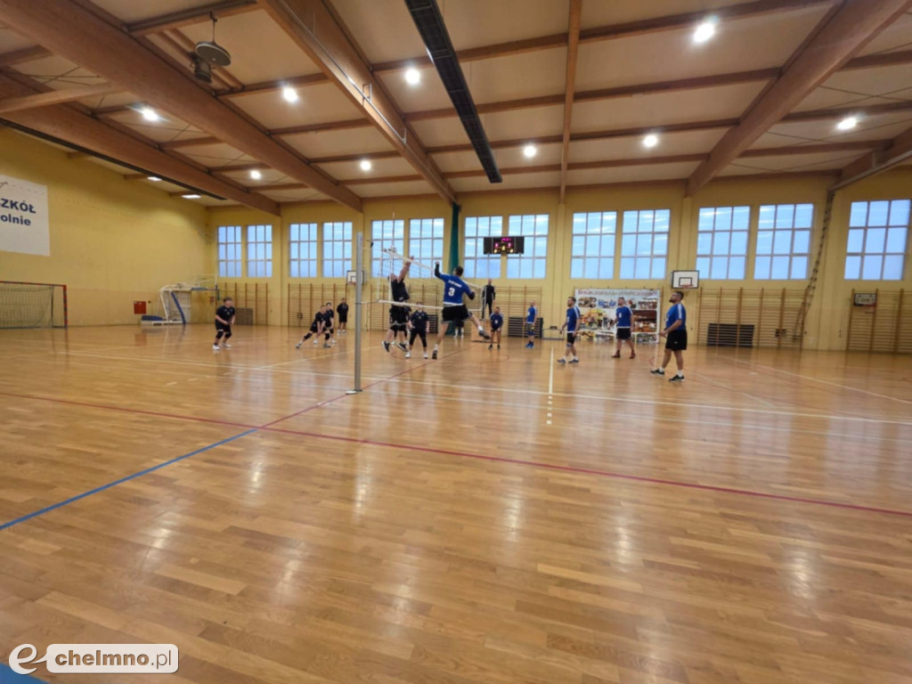 Mikołajkowy Charytatywny Turniej Piłki Siatkowej