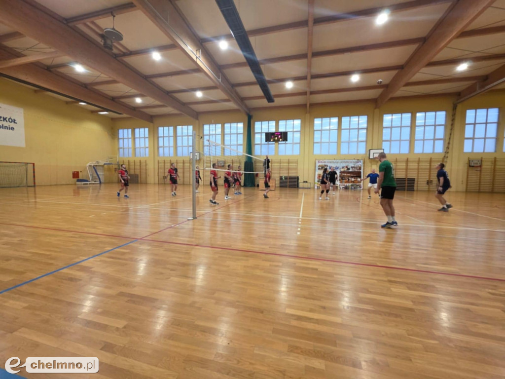 Mikołajkowy Charytatywny Turniej Piłki Siatkowej