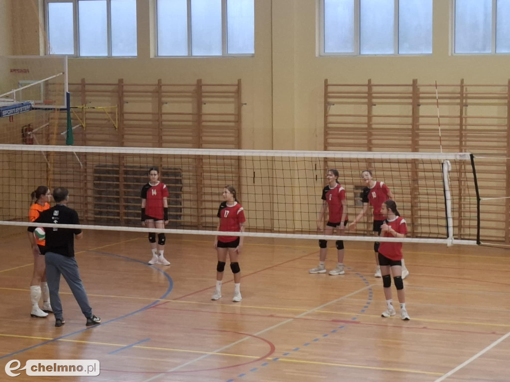 Mikołajkowy Charytatywny Turniej Piłki Siatkowej