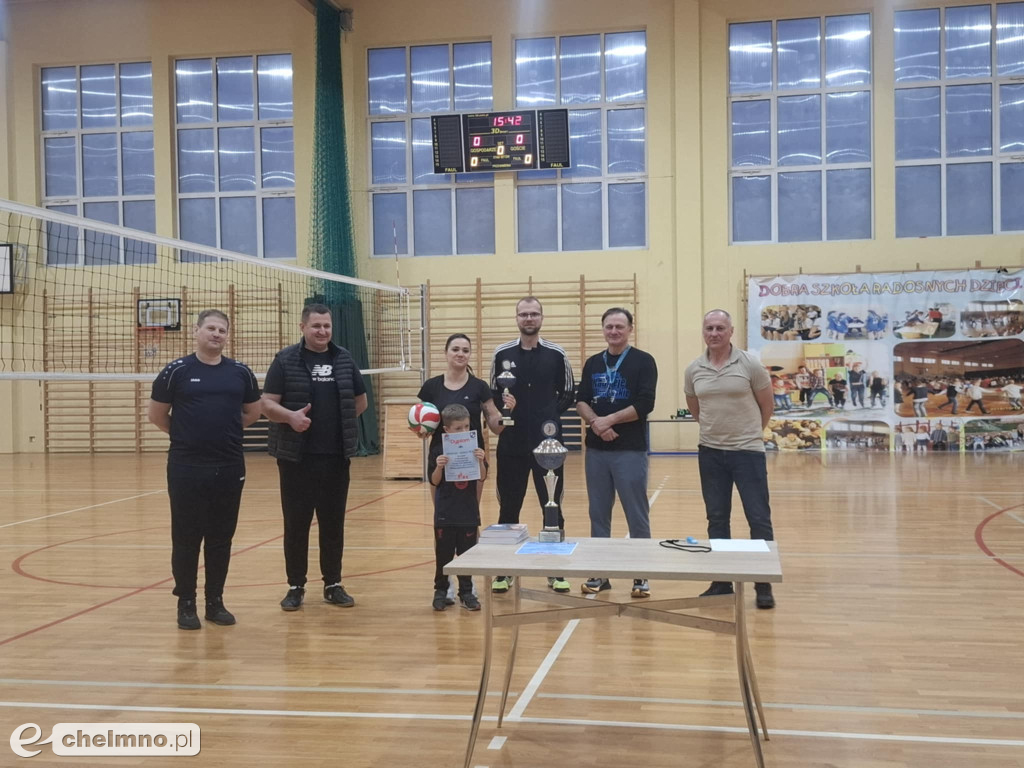 Mikołajkowy Charytatywny Turniej Piłki Siatkowej