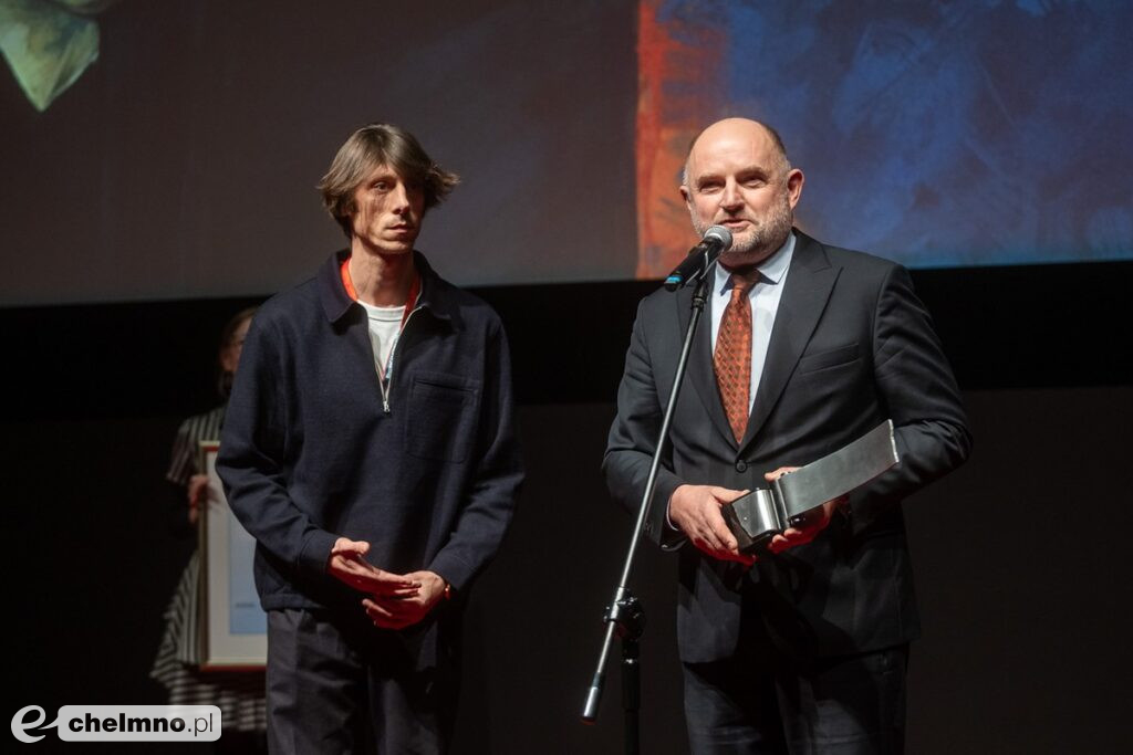 Statuetka Poli Negri dla Eryka Kulma