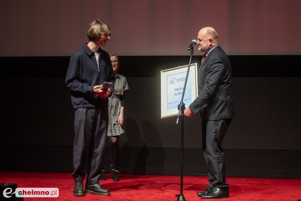 Statuetka Poli Negri dla Eryka Kulma