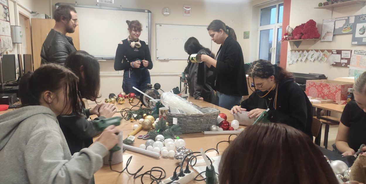 Magiczne flowerboxy, błysk lampek i młodzieżowa energia