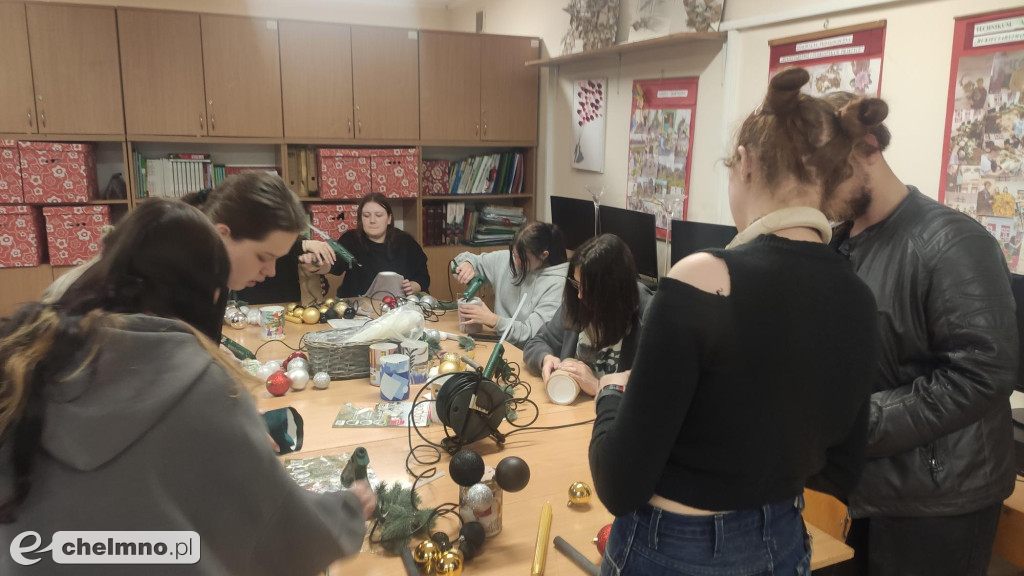 Magiczne flowerboxy, błysk lampek i młodzieżowa energia