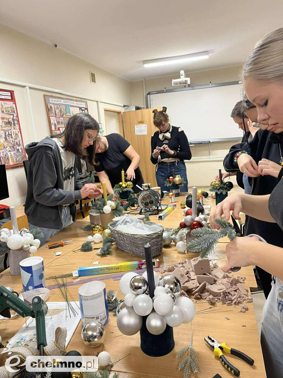 Magiczne flowerboxy, błysk lampek i młodzieżowa energia