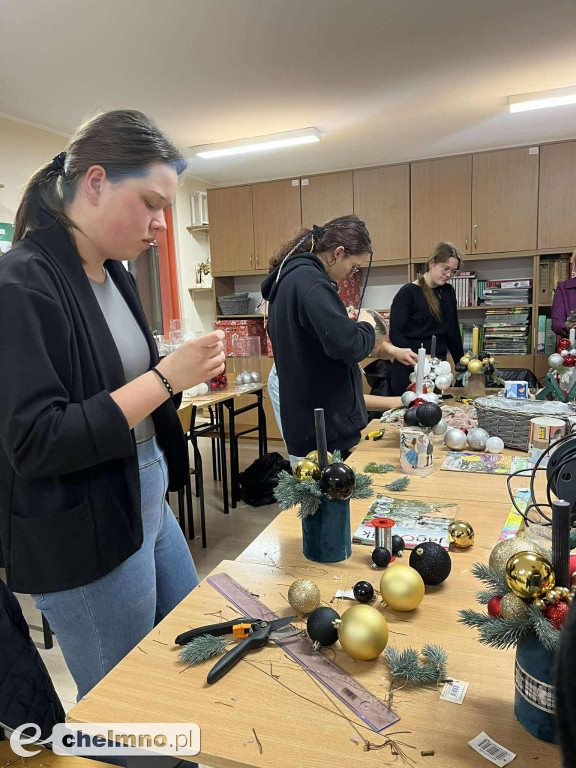 Magiczne flowerboxy, błysk lampek i młodzieżowa energia