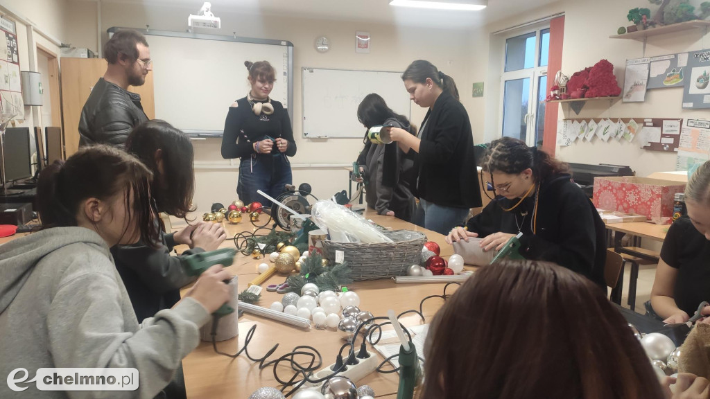 Magiczne flowerboxy, błysk lampek i młodzieżowa energia