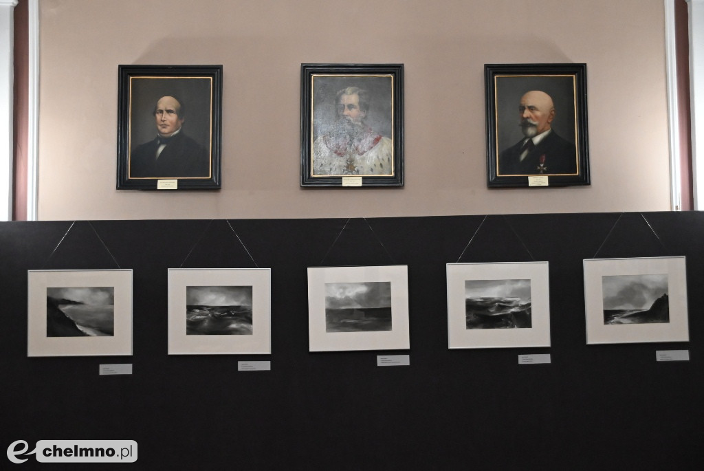 Wernisaż Agaty Jóźwiak: sztuka, która oddycha rytmem fal