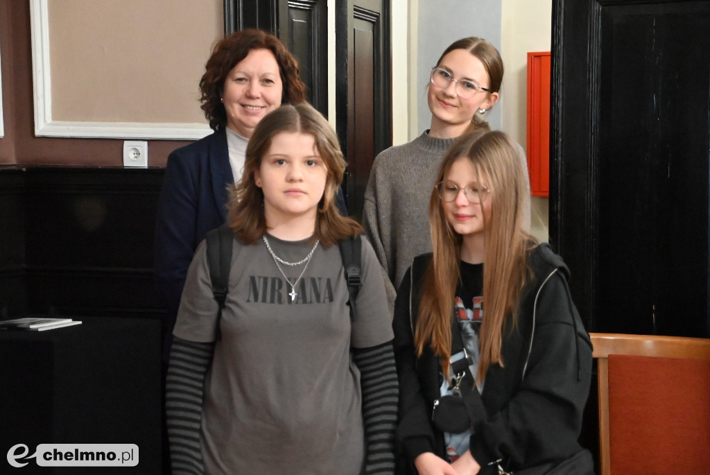 Wernisaż Agaty Jóźwiak: sztuka, która oddycha rytmem fal