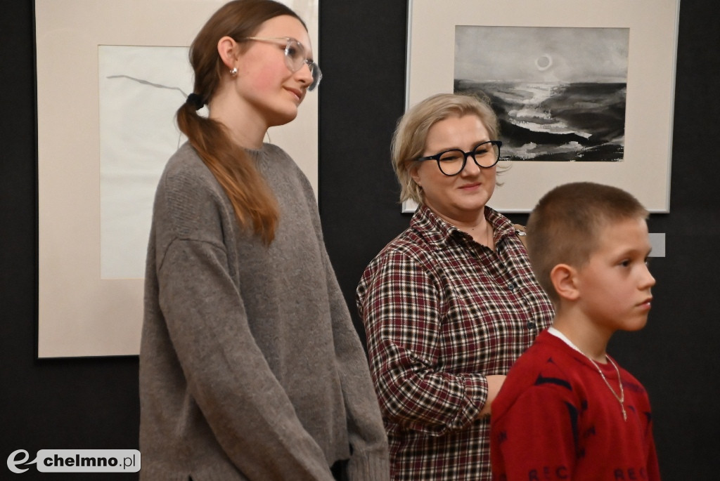 Wernisaż Agaty Jóźwiak: sztuka, która oddycha rytmem fal