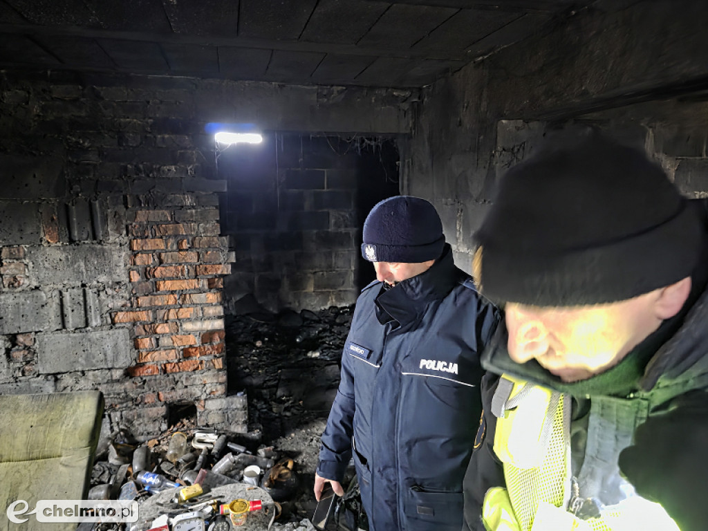 Policjanci kontrolują miejsca przebywania osób w kryzysie bezdomności