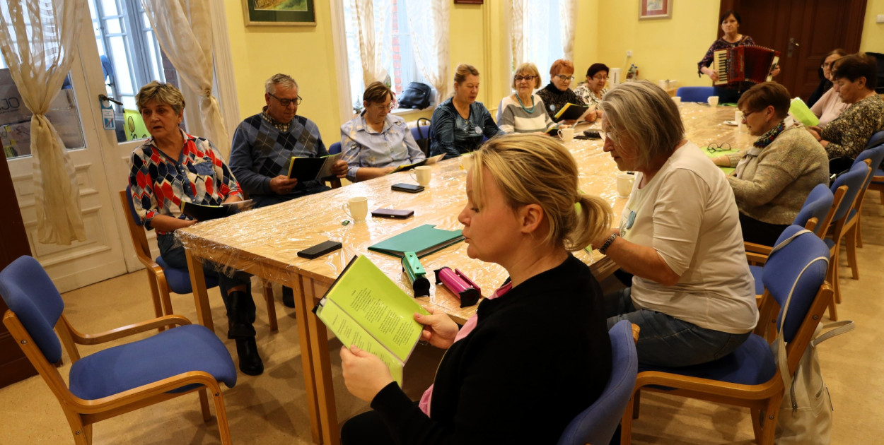 Zajęcia muzyczne w unisławskim Klubie Seniora