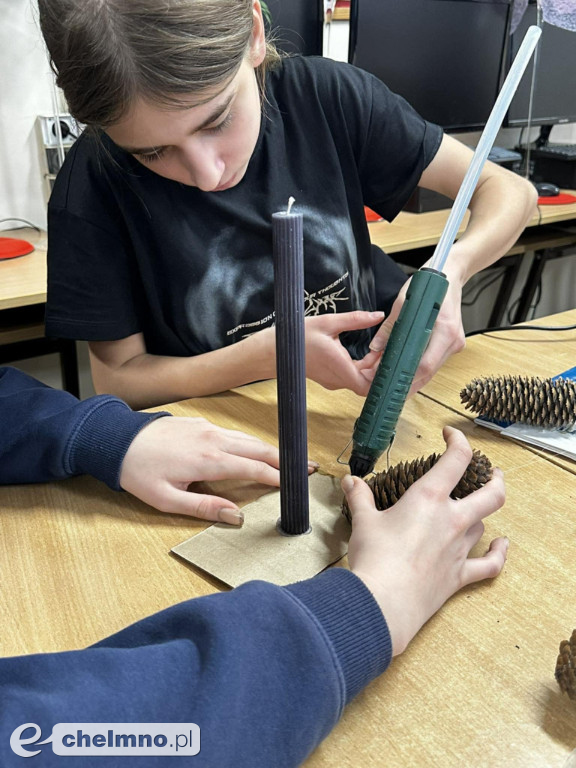 Świąteczne stroiki w klimacie „eko-glam”
