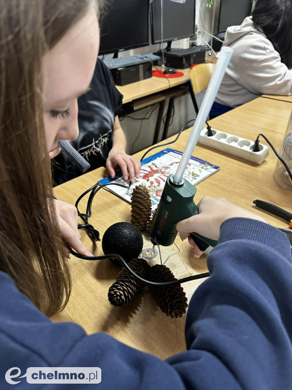 Świąteczne stroiki w klimacie „eko-glam”