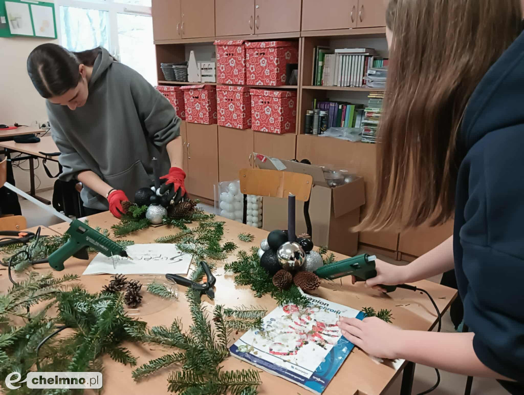 Świąteczne stroiki w klimacie „eko-glam”